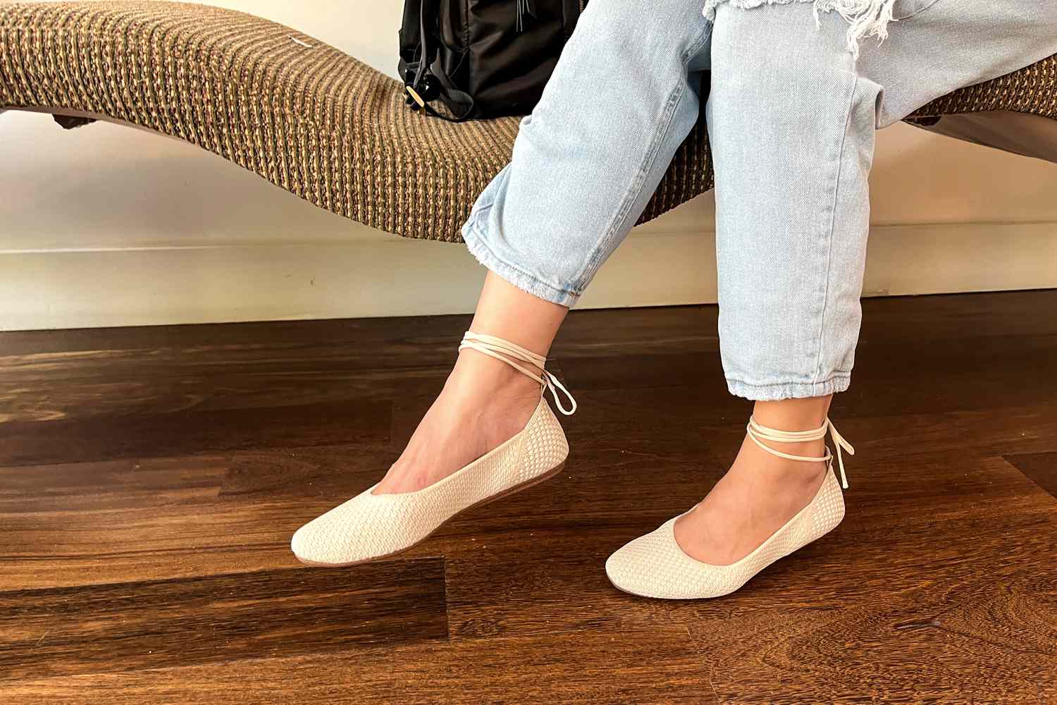 Flat Shoes: Sepatu Nyaman dan Stylish untuk Setiap Kesempatan