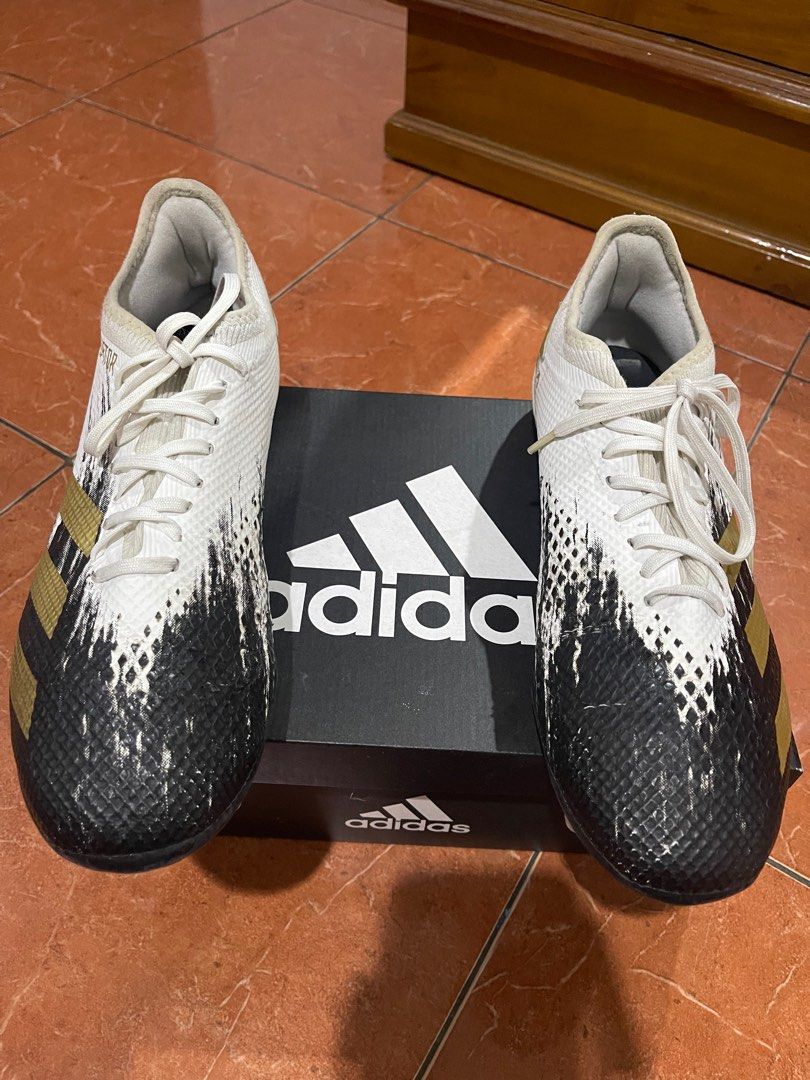 Sepatu Predator Mutator 20.3 Low FG: Sepatu Sepak Bola Profesional
