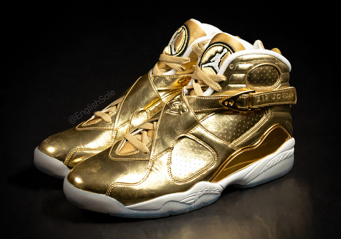 Sepatu Solid Gold OVO x Air Jordans: Koleksi Eksklusif dan Mewah
