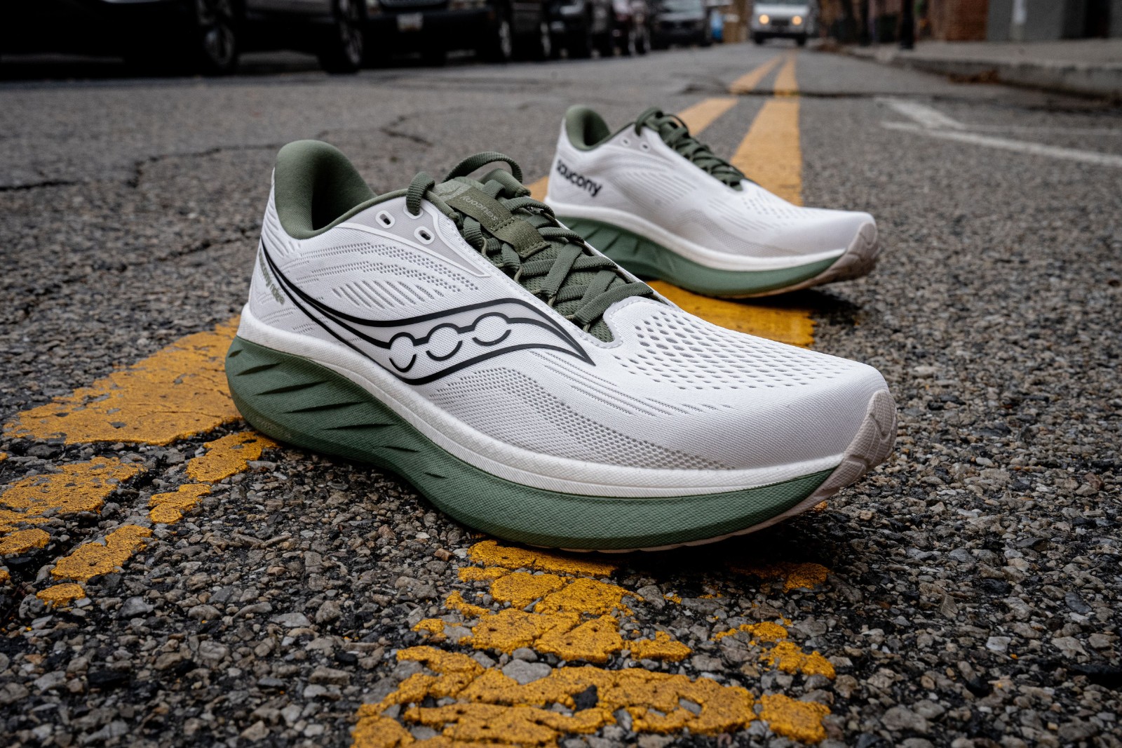 Sepatu Saucony Ride 18: Kenyamanan dan Performa Optimal